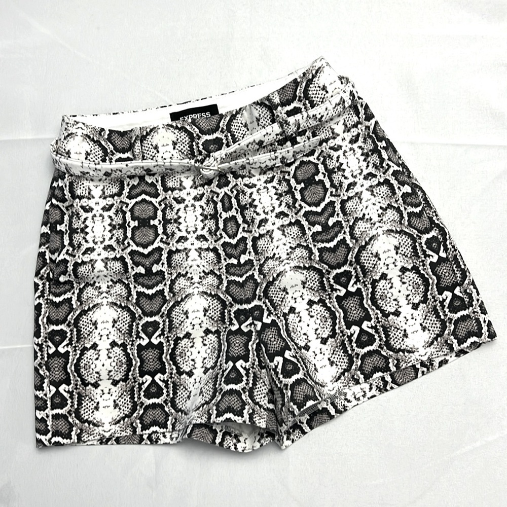 🐍 Express Shortie High Rise Stretch Snake Skin Print Shorts